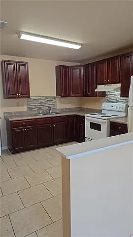 2 bed, 1.0 bath, 826 sqft, $1,275 — Photo 3