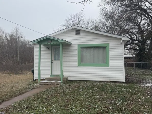 225 Morgan Avenue, Aurora, MO 65605