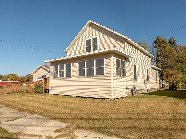 919 Jefferson St, Algoma, WI 54201
