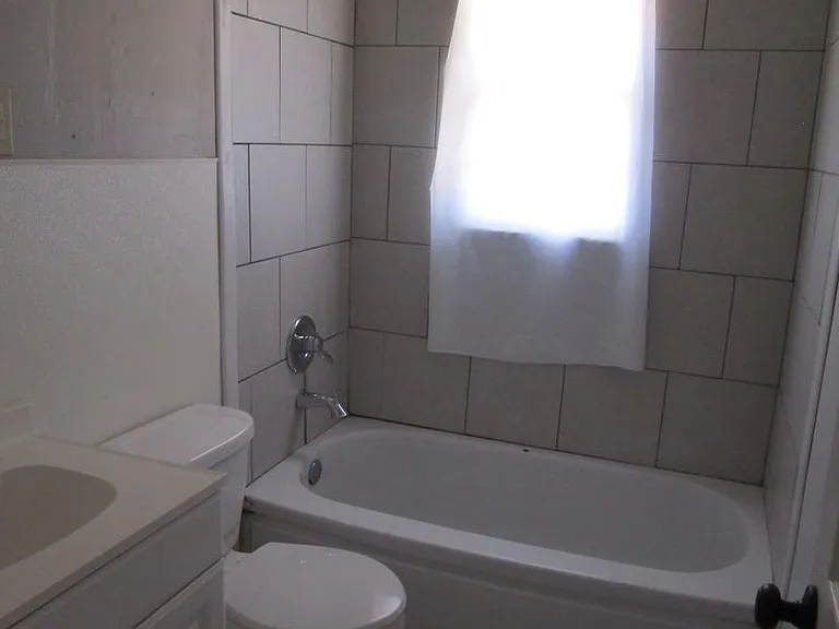 305 E Oklahoma Ave — Photo 9