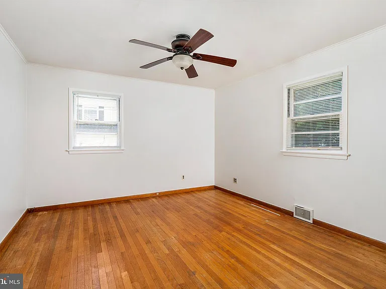 4 Pierson Pl #B — Photo 10