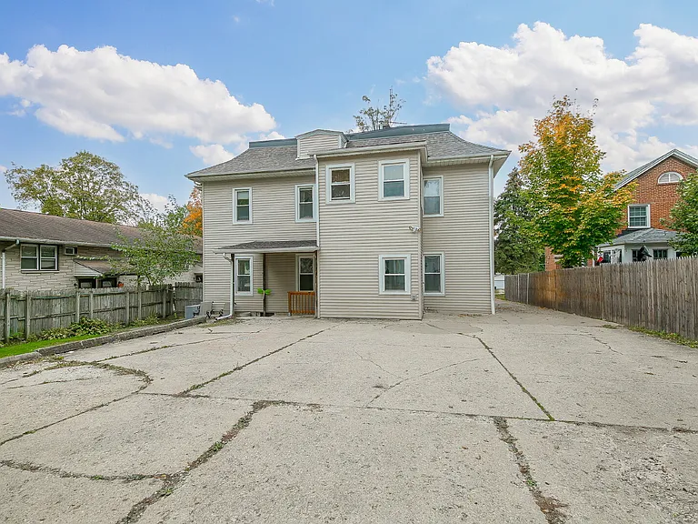 814 S Jefferson St — Photo 14