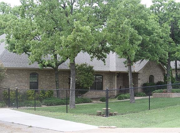 2nd image of 509 Shady Oaks Trl