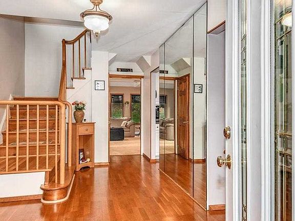 4th image of 21 Washington Blvd