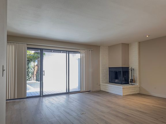 5th image of 380 Las Casitas Ct