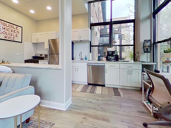 4th image of 1958 N Lincoln Ave APT 2F