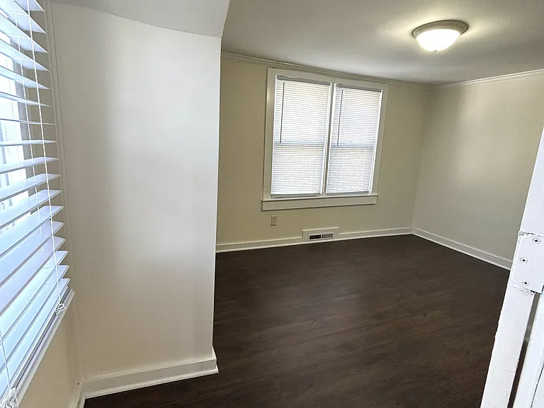 1212 Fisher St — Photo 9