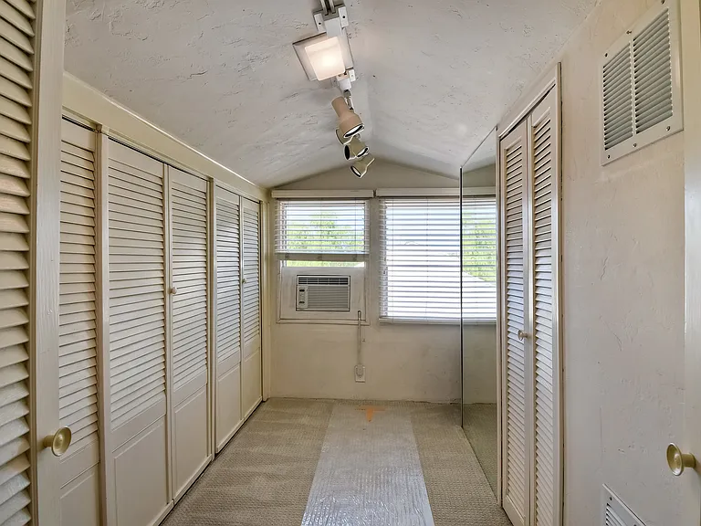 6857 Mohawk St — Photo 12