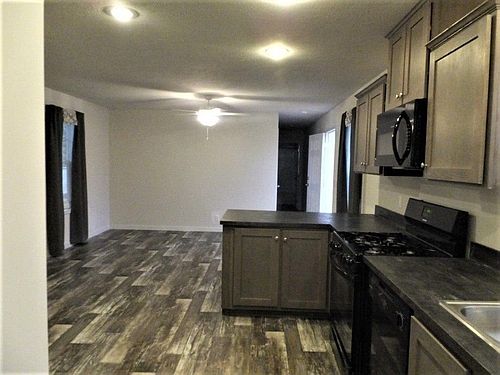 2nd image of 109 W Woodstock Ln
