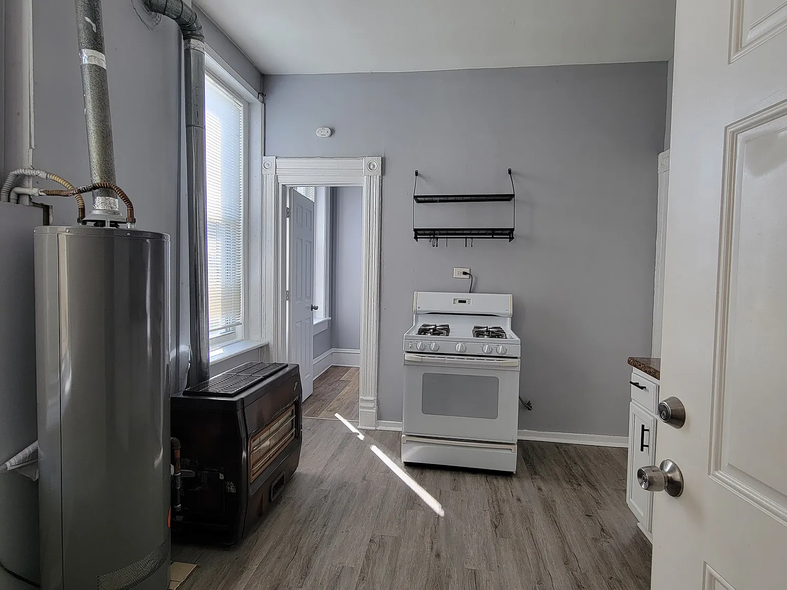 1 bed, 600 sqft, $1,300 — Photo 1