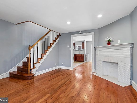2nd image of 7046 Clover Ln