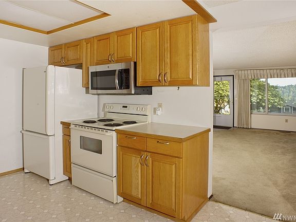 4th image of 7617 Tyee Way NE