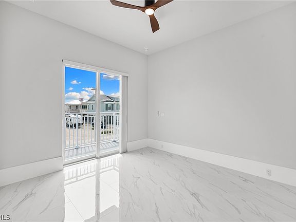 3rd image of 137 Hibiscus Dr