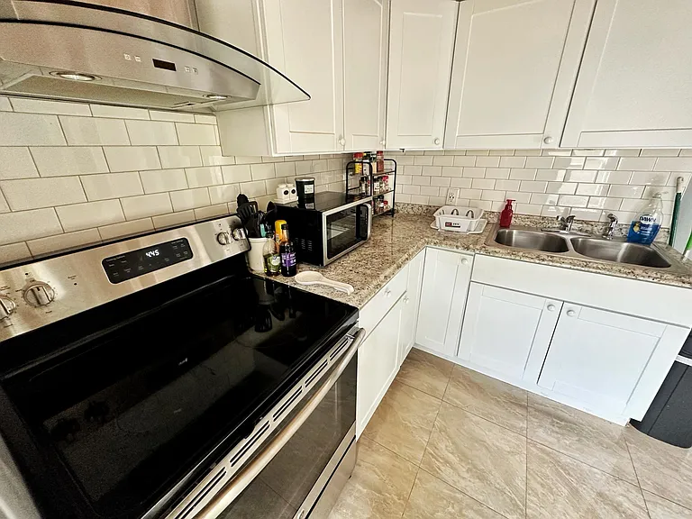 401 Meigs St #B — Photo 2