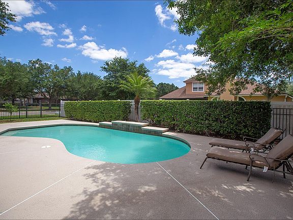 2nd image of 1431 Scenic Oaks Dr