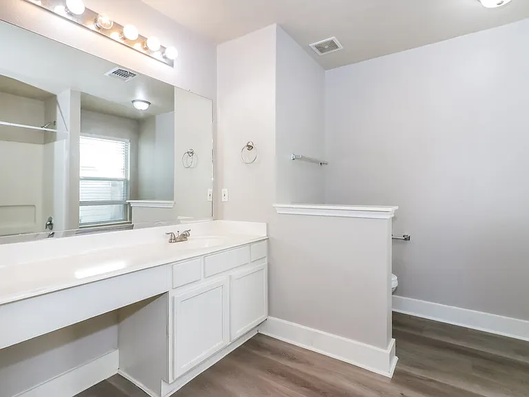 7431 Leightonfield Ct — Photo 12