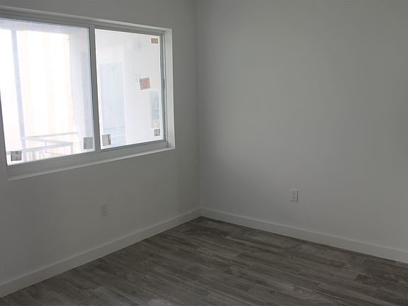 5th image of 1035 Euclid Ave #22