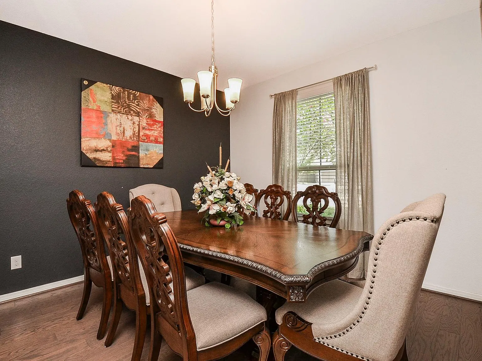 4 bed, 2.5 bath, 2352 sqft, $3,200 — Photo 3