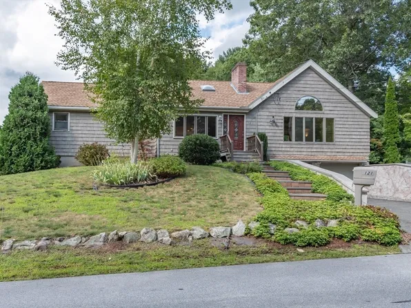 121 Page Rd, Bedford, MA 01730