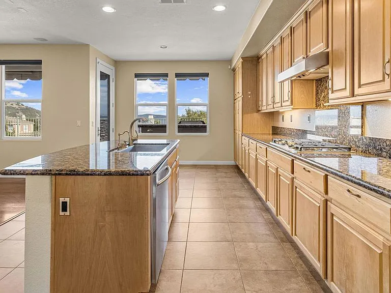 851 Antilla Way — Photo 11