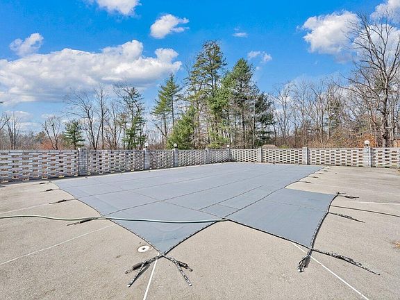 2nd image of 200 Bonbrook Mill Rd