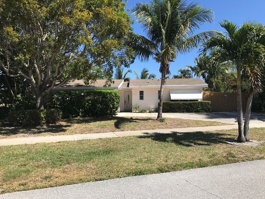1st image of 745 Alamanda Dr