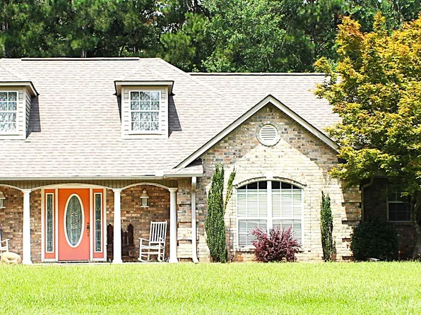 138 Weatherby Dr, Hooks, TX 75561