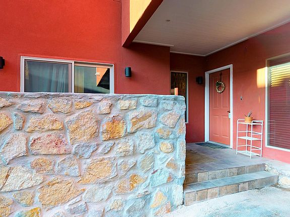 4th image of 4004 Camelot Heights Dr #B