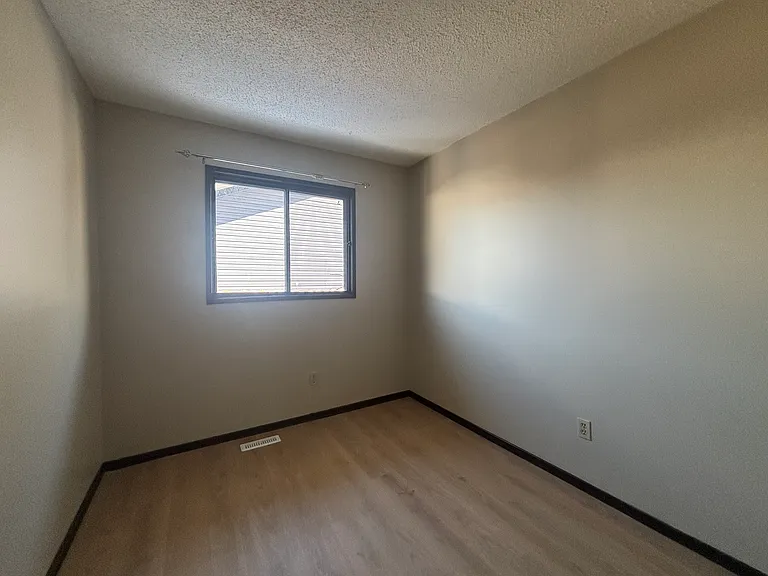 67 Castledale Way NE — Photo 13