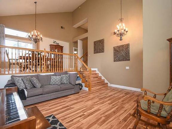 2nd image of 6901 Hollybrook Dr