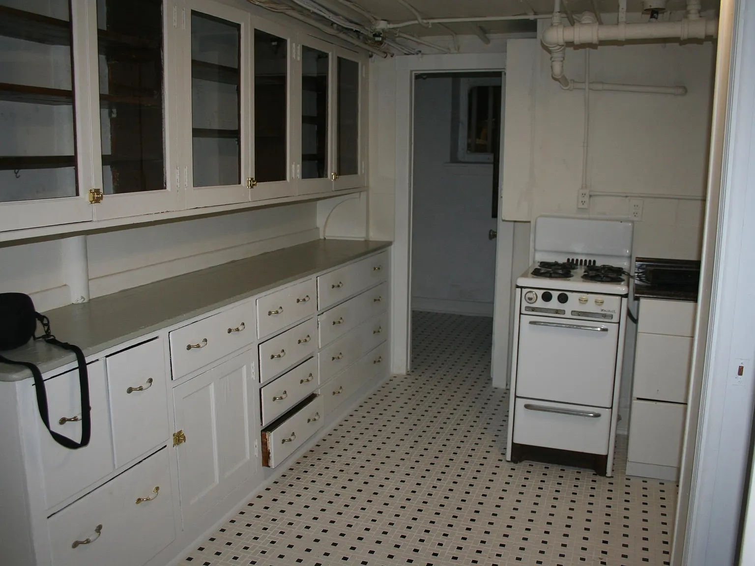 229 S Plymouth Ave — Photo 2