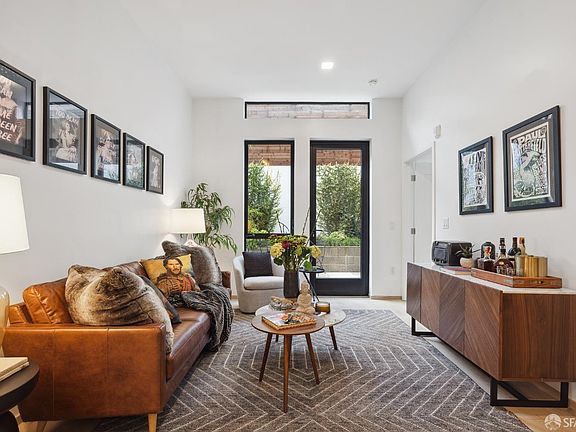 3rd image of 2238 Market St #109
