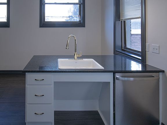 4th image of 17 S 2nd St #503