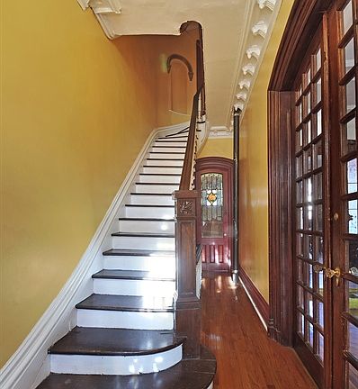 4th image of 141 Saint James Pl