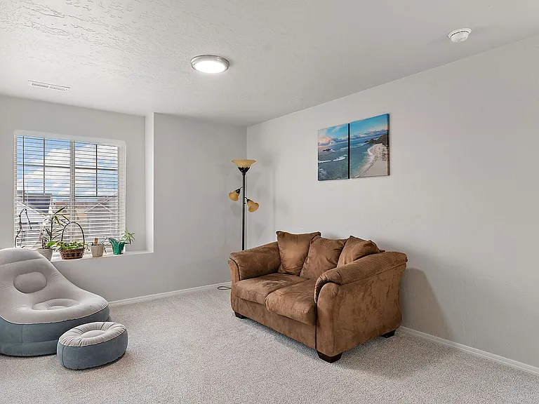 1077 N Bowknot Lake Ave — Photo 11