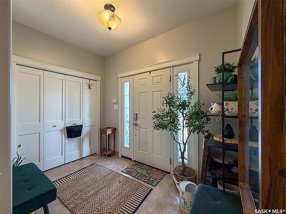 2nd image of 270 14th Avenue NE