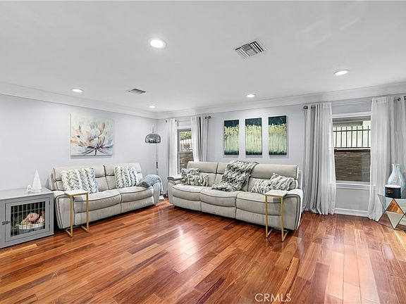 5th image of 5345 Fallbrook Ave