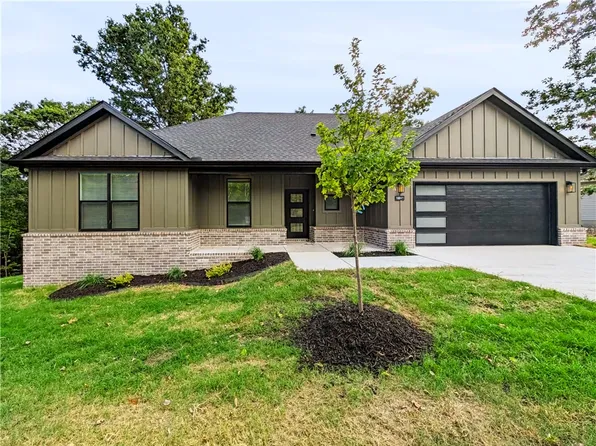 13 Pentland Dr, Bella Vista, AR 72715