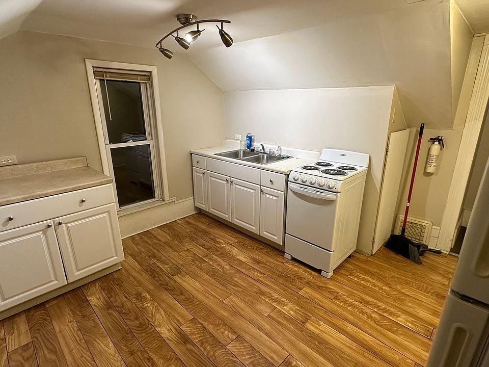 1st image of 514 Cedar St #C