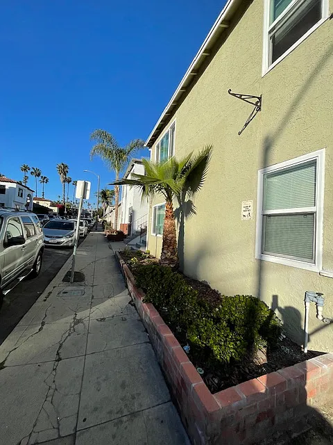 1 bed, 400 sqft, $2,350 — Photo 3