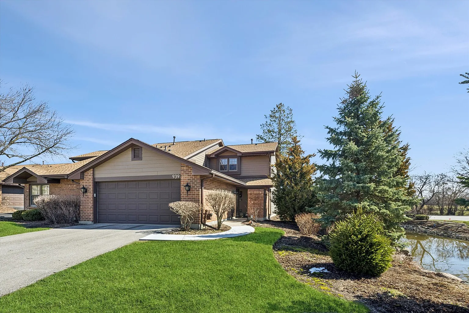 939 Brown Deer Dr photo 1