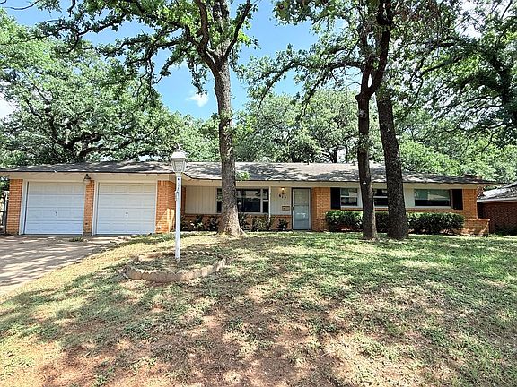 4th image of 612 Hillview Dr