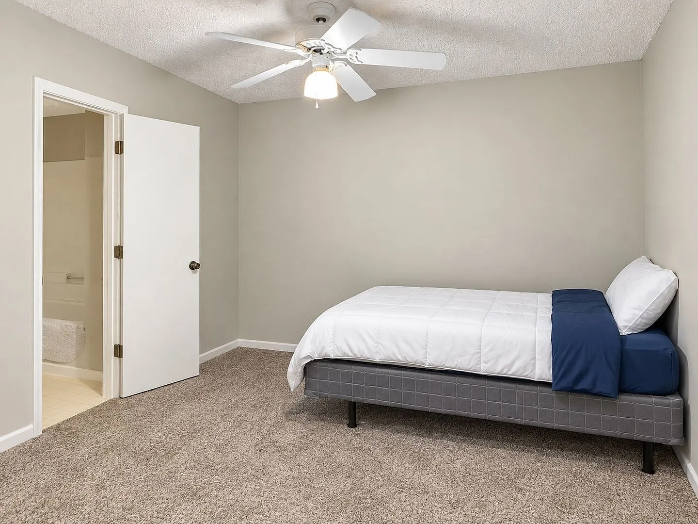 University Terrace Apt 210 — Photo 2