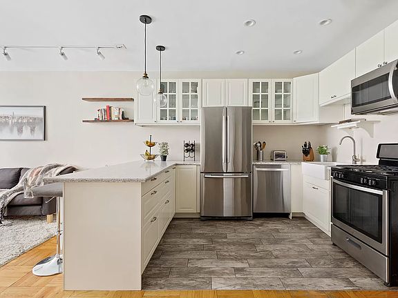 2nd image of 235 W 70th St APT 1D