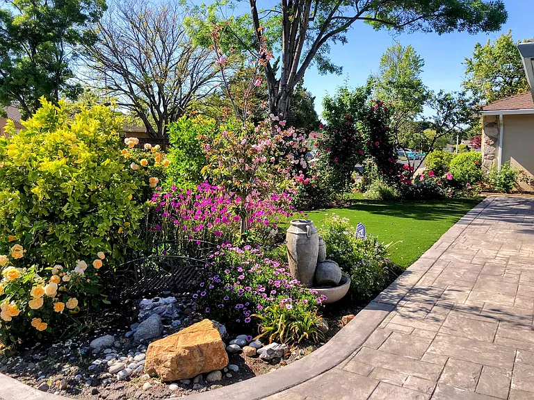 303 Mackenzie Dr — Photo 15