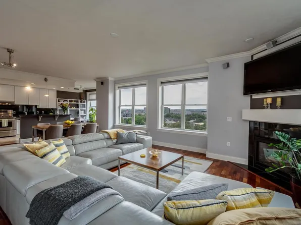 360 West Washington Avenue #815, Madison, WI 53703