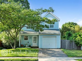 165 Smith St, Central Islip, NY 11722