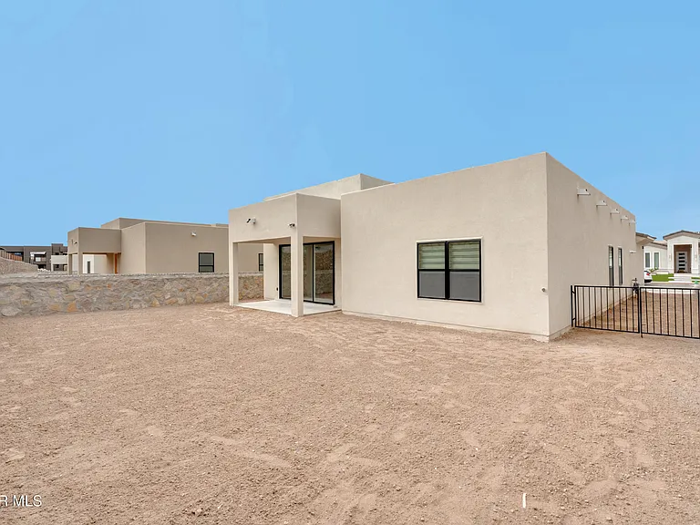 12825 Middlesbrough Ave — Photo 35
