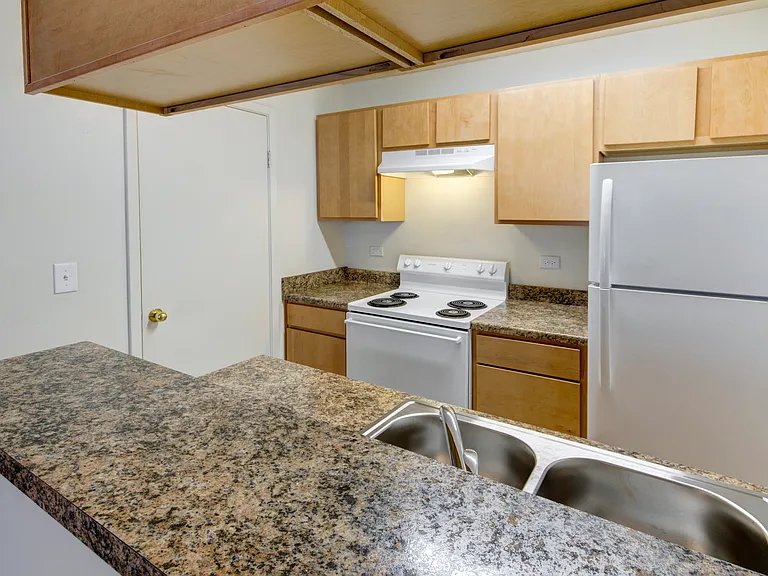 Waterford Greens Apartments and Townhomes — Photo 28