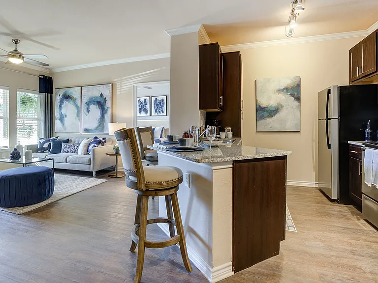 Residence at Midland — Photo 10